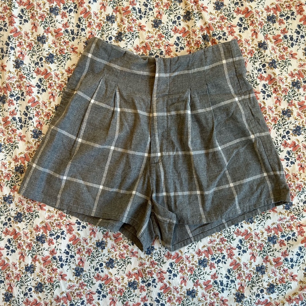 🌷🌷 NWT Hello Nite Pleated Shorts 🌷🌷
